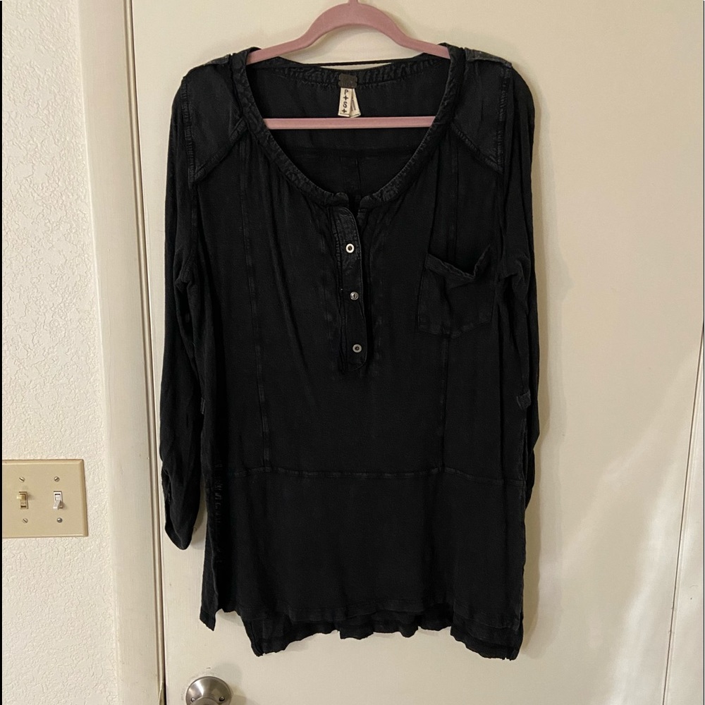 We the free Henley 3/4 sleeve top size small